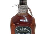 une bouteille de whisky Jack Daniels Single Barrel sur fond blanc