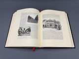un livre ouvert avec des photos de personnes