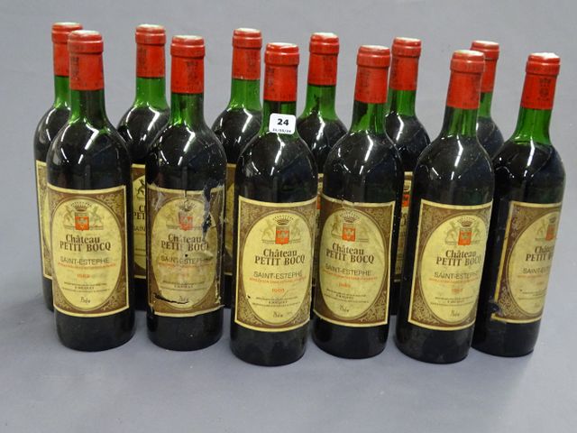 CHATEAU PETIT BOCQ : 12 bouteilles SAINT ESTEPHE, année 1983,