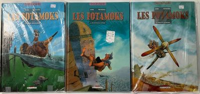 Trois livres pour enfants sont alignés sur une étagère devant une fenêtre