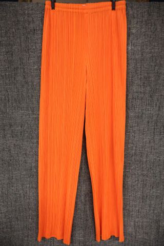 PLEATS PLEASE (ISSEY MIYAKE) - Pantalon en soie polyester plissée...