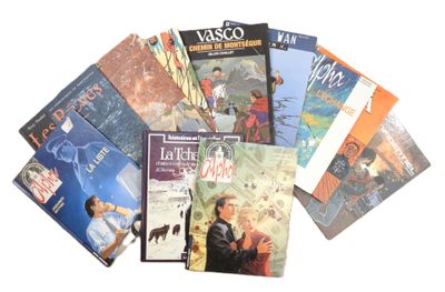 un grand nombre de livres posés sur une table