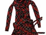 robe à carreaux rouges et noirs, avec capuche et nœud