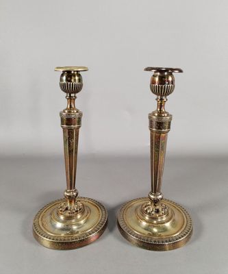 paire de chandeliers anciens en laiton