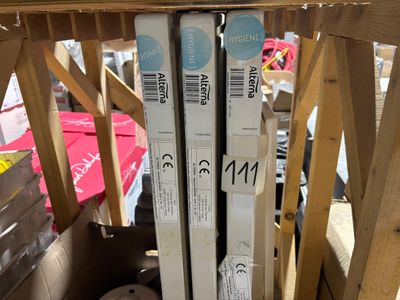 deux skis empilés l'un sur l'autre