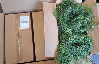 329 / 1 palette de 117 kg de plantes artificielles ///… - Photo 1