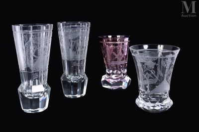 FRANC-MACONNERIE Suite de quatre verres en cristal