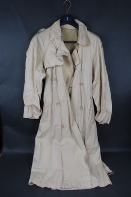 YVES SAINT LAURENT. Imperméable homme, taille 46 (90% coton,…