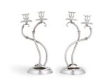 paire de chandeliers plaqués argent aux branches torsadées