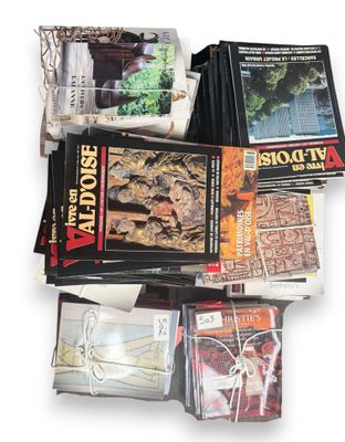 un grand nombre de livres empilés les uns sur les autres
