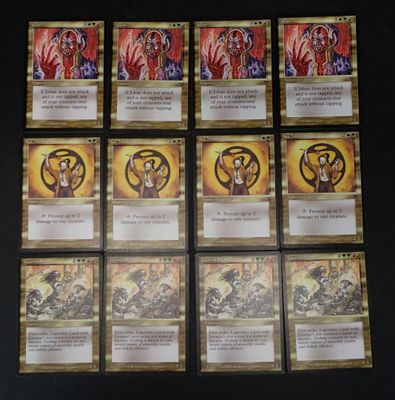 gros plan d'un jeu de cartes sur une table