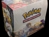 une boîte de cartes à collectionner Pokémon sur fond noir