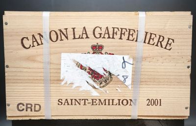 une boîte en bois sur laquelle est accrochée une pancarte indiquant « Canon La Caffe Fere »