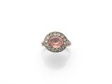 une bague en tourmaline rose et diamant