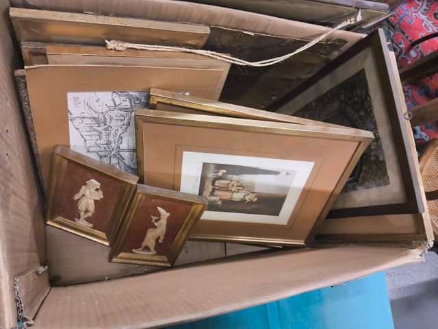 Lot de cadres, gravures, aquarelles et divers 