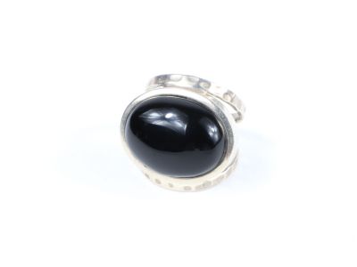 bague en argent sterling sertie d'une pierre d'onyx noir