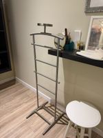 Ensemble de mobilier dont étagère colonne suspendue en mélam… (photo 2)