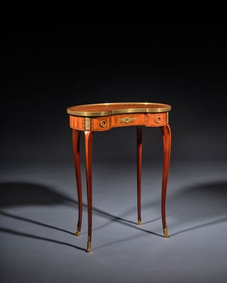 une console de style George II en acajou avec des ferrures en laiton