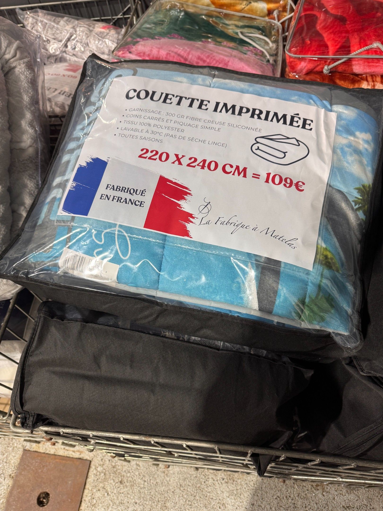 1 x Lot de 10 couettes imprimées 220x240 cm :