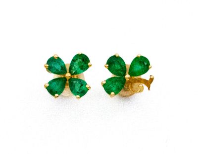 boucles d'oreilles clous en forme de trèfle à quatre feuilles en émeraude