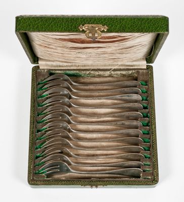 Douze cuillères à huitre. Minerve - Photo 1