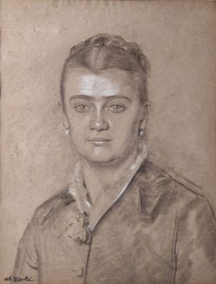 portrait d'une femme en uniforme militaire