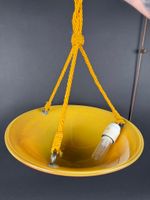Suspension formée d'une vasque en verre marmoréen, signé P. (photo 3)