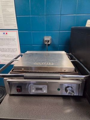 an image of a commercial pizza oven in a commercial kitchen