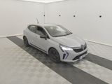 une photo d'une voiture blanche dans un garage