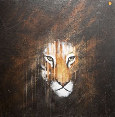 un tableau représentant un lion accroché au mur