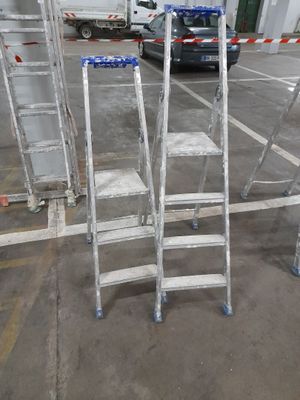 Escabeau en aluminium à 4 marches et 1 à 3 marches - Photo 1