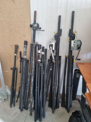 a lot of tools that are sitting on the floor
