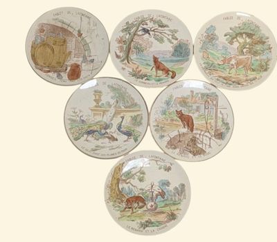 GIEN Suite de 6 assiettes en faïence à décor polychrome modè…