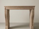 une image représentant une table en pierre avec un plateau en bois