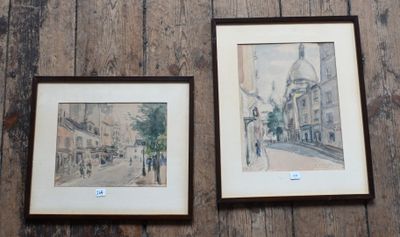 deux photos encadrées représentant une scène de rue sur un parquet