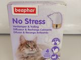 une boîte de « Beaphar No Stress » à l'herbe à chat posée sur un plan de travail
