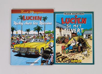 deux livres posés sur une table