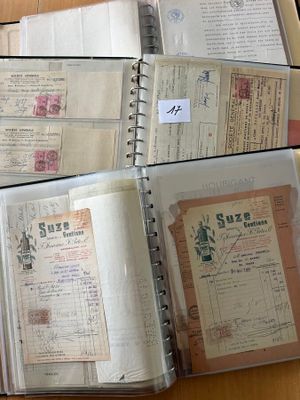 Timbres fiscaux perforés sur documents en 3 volumes