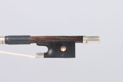 Archet de violon de JÉRÔME THIBOUVILLE-LAMY, signature illis…