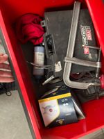 une servante d'atelier FACOM sur roulettes avec son contenu … (photo 2)