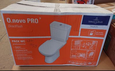 une boîte contenant des toilettes