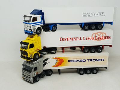 TEKNO Holland, 3 camions semi-remorques sans boites :