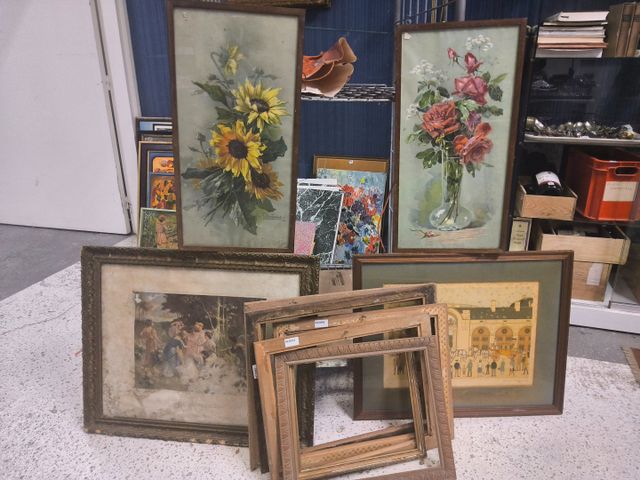 Lot le comprenant, gravure, jeu printanier, lithographie, 2 Repro...