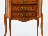 une image représentant une petite commode en bois sur fond blanc