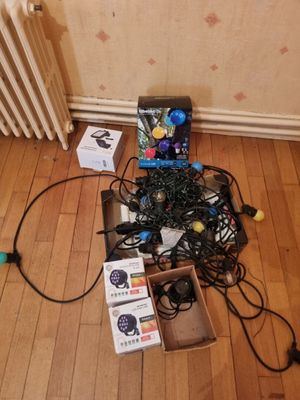 a lot of wires that are laying on the floor