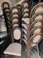 90 chaises modèle Bastille