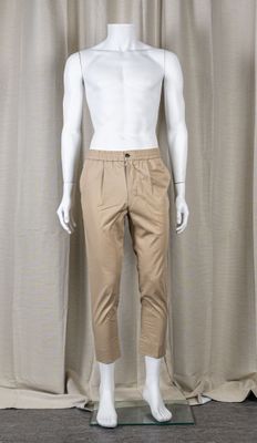 AMI Pantalon en gabardine beige à pinces, taille élastique, …