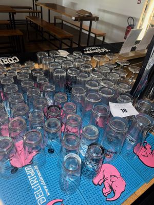 lot de verres divers (biere, jus de fruit . - Photo 1