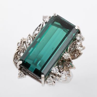green tourmaline and diamond cocktail ring