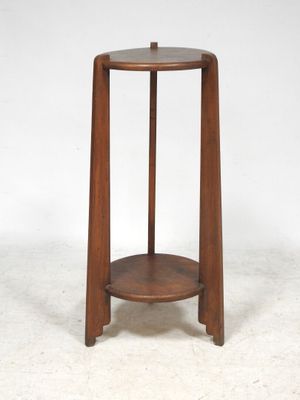image d'une table en bois avec un plateau en verre sur fond blanc